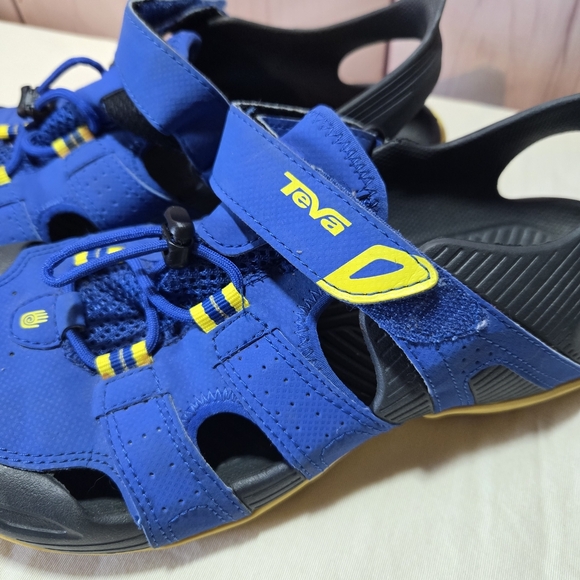 Teva Kids Blue and Yellow Sandals Water Shoes Size 7 - Picture 2 of 6